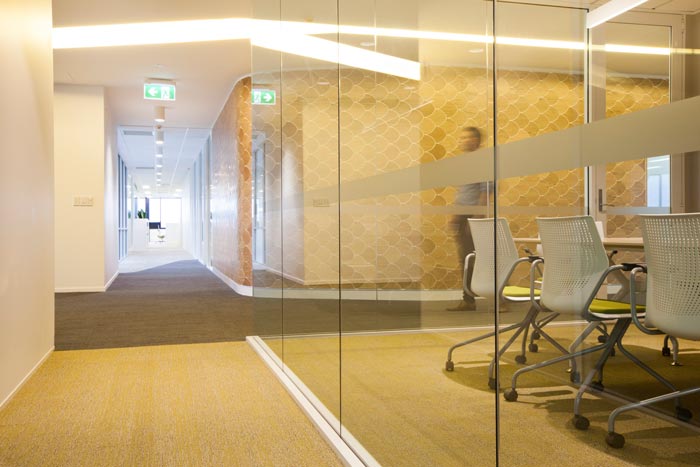 醫療器械公司辦公室過道裝修設計案例效果圖