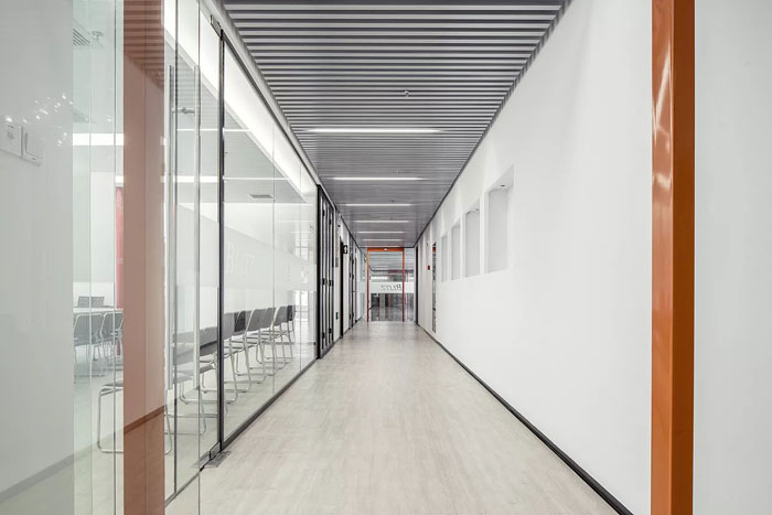 服裝貿易公司辦公室過道裝修設計效果圖