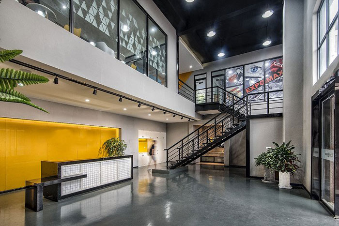 展示器材公司辦公室前臺裝修設計效果圖