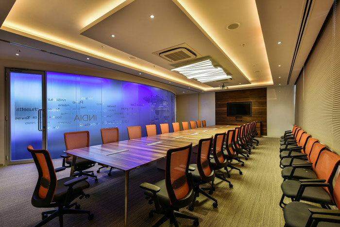 廠房辦公樓大會議室裝修設(shè)計效果圖