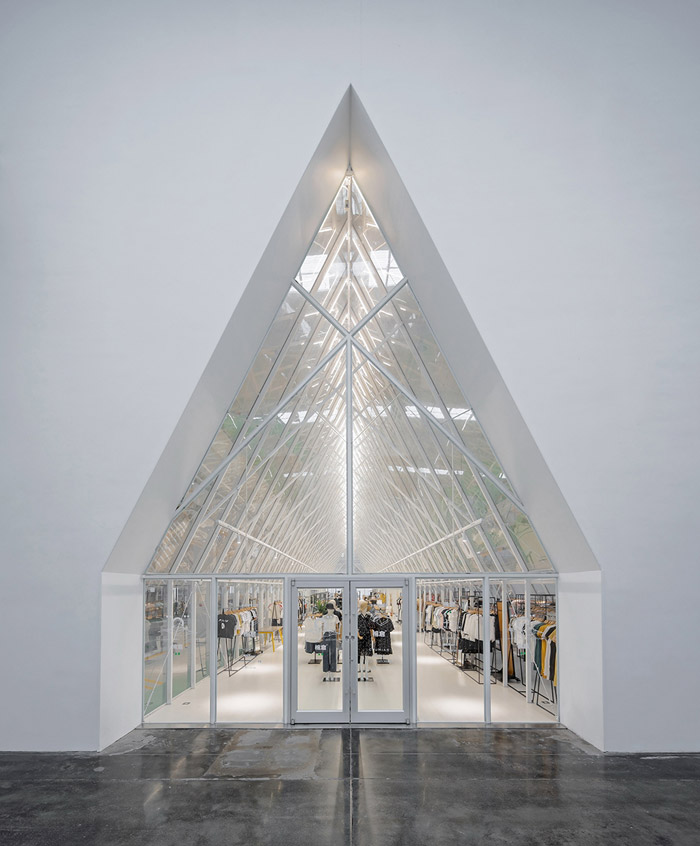 新零售體驗(yàn)店服裝區(qū)裝修設(shè)計(jì)效果圖